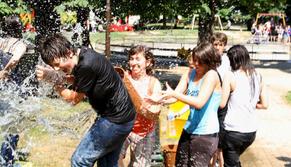 Ultimo giorno di scuola: le tradizioni tra gli studenti. Tra i maturandi salgono ansia e nostalgia