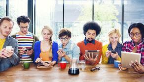 Giovani e tecnologia, il 40% controlla lo smartphone ogni 10 minuti