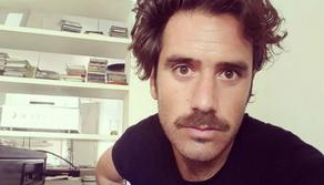 Tommaso Paradiso cade sul palco del concerto!