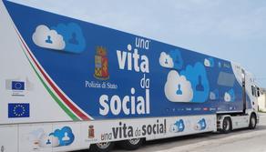 ‘Una Vita da Social’: cresce la violenza in rete, 1 su 3 rischia la vita per un selfie