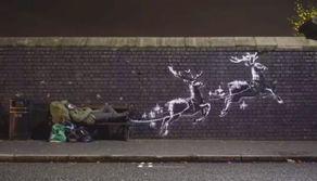 Banksy, ultima opera a Birmingham: il clochard è Babbo Natale