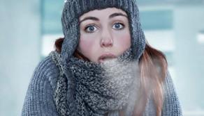 Scuole fredde, per 1 su 3 lezioni in un clima ‘polare’. Termosifoni k.o. e spifferi lasciano al gelo i ragazzi