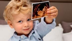 Chiara Ferragni è incinta: la foto di Leone con l'ecografia