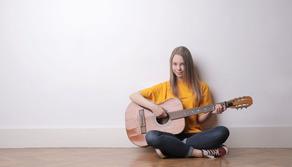 Suonare la chitarra: canali YouTube e tutorial per imparare gratis