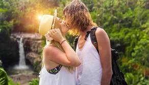 Perugia, il videomessaggio del Rettore: "Quando tutto finirà vi voglio tutti ubriachi a pomiciare nei prati"