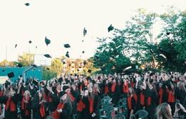 Maturità 2021 stile USA: la cerimonia del diploma a Busto Arsizio