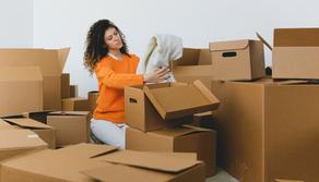 A che età i giovani vanno via di casa in Europa? Italiani tra quelli che lo fanno più tardi