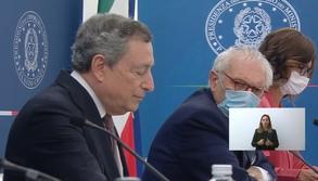 Ritorno a scuola 2021: mascherina obbligatoria, ma se tutti vaccinati si potrà togliere. Vaccinato il 91,5% del personale scolastico