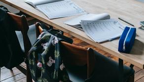 Tre studenti si gettano nel vuoto nei primi giorni di scuola