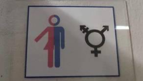 Bagni senza genere in un liceo di Piacenza per l'inclusione