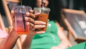 Alcol, pornografia, cannabis, videogiochi +18: la metà dei minorenni acquista senza problemi merce "vietata"