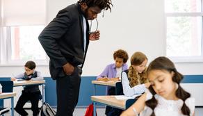 Si può bocciare alle scuole medie?