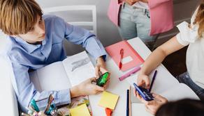 Professori e genitori no-vax organizzano la scuola alternativa su Telegram