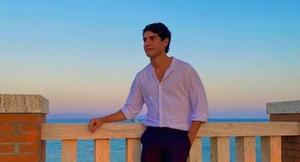 Muore per un selfie precipitando dal tetto della scuola: aveva 20 anni