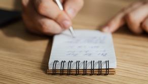 Studentessa Ucraina a scuola, i compagni inventano i "bigliettini multilingue" per aiutarla