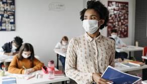 Maturità 2022, la docente: "Consiglio agli studenti di evitare calzoncini e infradito"