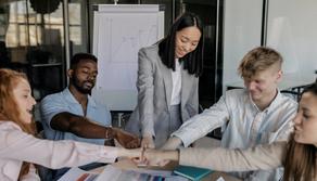 Dopo il diploma? Riprendono quota le alternative all'università: 1 giovane su 5 baratterebbe la laurea per un lavoro o una qualifica professionalizzante