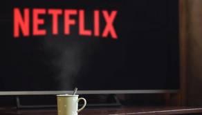 Netflix: cosa sta succedendo e perché gli abbonamenti potrebbero costare meno