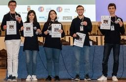 Alessandra e Chiara a 16 anni sono le migliori studentesse di Astronomia d’Italia