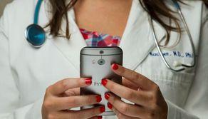 Bambino ha una crisi epilettica: la sorellina lo salva in videochiamata col 118