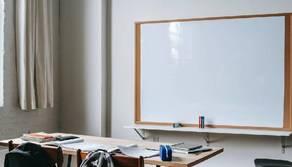 Covid, risalgono i contagi: dai rilevatori di CO2 ai sistemi di trattamento dell’aria, ecco come difendersi dal virus a scuola