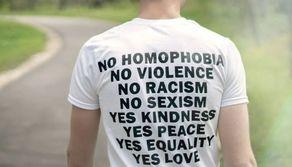 La storia di L: "Minacciato e accusato di molestie sul lavoro perché trans. Adesso voglio essere felice"