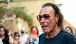 Antonello Venditti canta Notte prima degli esami nel liceo dove ha studiato