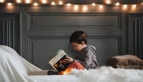 "Coltivate amicizie, imparate cose nuove, dimenticate il cellulare": i compiti delle vacanze assegnati dalla prof ai suoi studenti