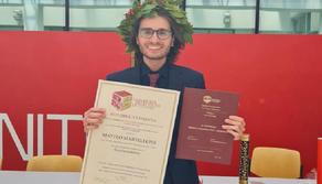 Matteo, sordo dall’età di 3 anni, si laurea in legge: “Grazie anche a chi mi ha deriso e ostacolato”