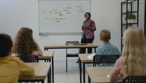 Bocciato alle medie con 7 insufficienze, il Tar lo riammette (ma con riserva)