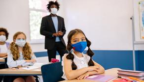 Covid a scuola, i pediatri: "Vacciniamo gli alunni e rimettiamo le mascherine"