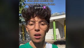 TikToker cacciata dal bagno delle donne per i capelli corti: "Una maleducazione incredibile"