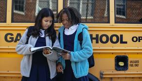 Scuolabus, mensa e asili gratis, ma solo per italiani o europei: scoppia la bufera