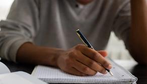 Alex muore prima di finire gli esami, università gli conferisce laurea postuma