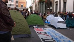 Padova, studenti con le tende davanti l'università contro il caro-affitti: prezzi aumentati del 40%