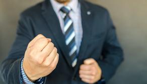 Studente prende in giro un docente, lui gli sferra un pugno in pancia