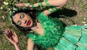 Abito fatto con mascherine e bottiglie, studentesse italiane in finale del concorso internazionale di moda sostenibile