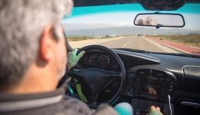 Va a prendere il figlio a scuola: torna con 2mila euro di multa e auto sequestrata