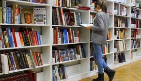 I bulli? In biblioteca: l'ultima idea di Valditara per combattere la violenza a scuola