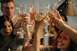 Capodanno last-minute, i consigli "paracadute" per chi si è ridotto all'ultimo momento