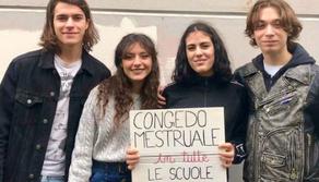 Gli studenti chiedono il congedo mestruale in tutte le scuole