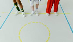 Studenti imbrattano muri della scuola: fino a Natale stop all’educazione fisica (ma ci sarà educazione civica)