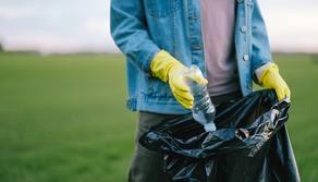 Il laureato che vuole fare il netturbino: “È un lavoro dignitoso, in regola e soprattutto a tempo indeterminato”