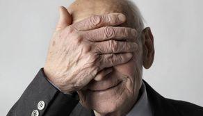 Studenti raccolgono 260mila dollari per la pensione dell'anziano bidello