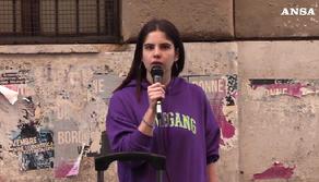 Il liceo degli studenti e dei genitori che dicono no al digitale: "Ci vogliono insegnare a fare le storie su Instagram"