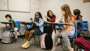 Cinque bimbi di quinta primaria esclusi dalla gita scolastica: troppe note sul registro