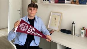 Studente 18enne di Ostia ammesso ad Harvard: la storia di Lennard