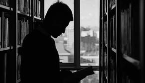 Sospeso lo studente che ha dato un pugno in faccia alla prof