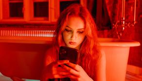 Violenza online, quello che forse non sapevi sul cyberbullismo spiegato dagli esperti