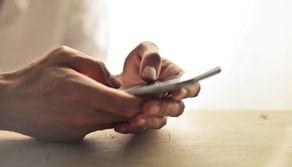 Cosa succede a chi usa lo smartphone alla seconda prova di Maturità